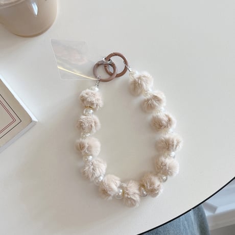 Small pompom strap スマホストラップ