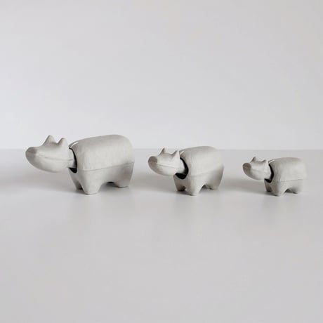 灰べこ【Take Product × 野沢民芸 (福島県)】〔SML ３体セット〕