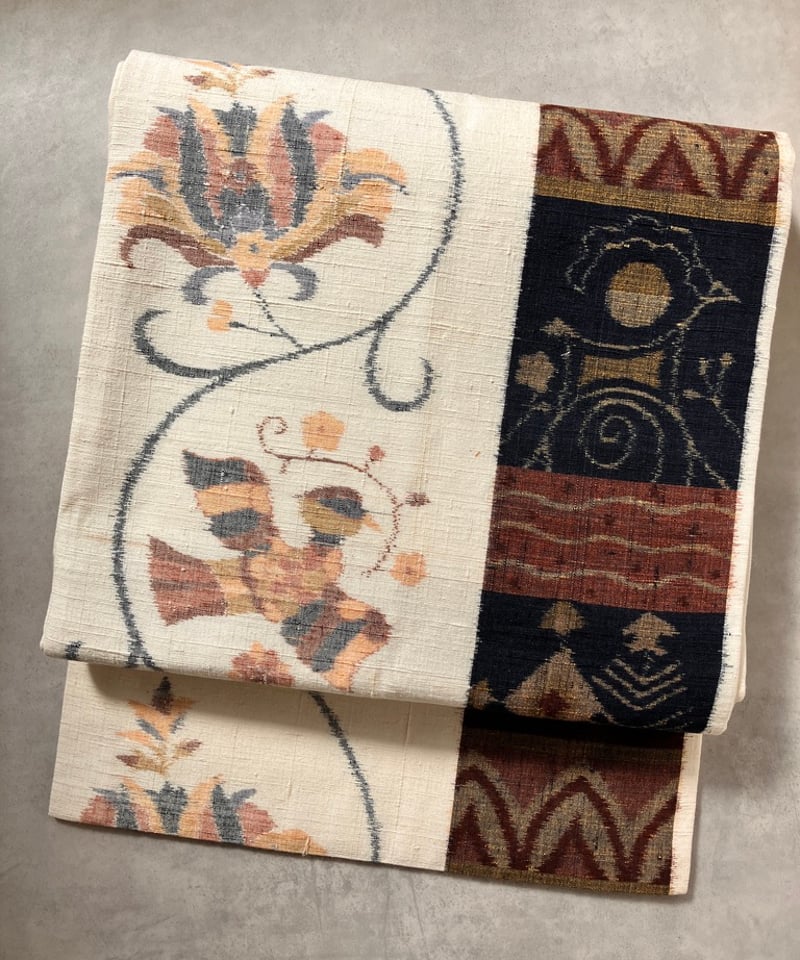 渋めの赤とグレーに花鳥の織り　名古屋帯 中古）名古屋帯 薄茶色 カジュアル 名古屋仕立て 織り 花喰い鳥 天平柄