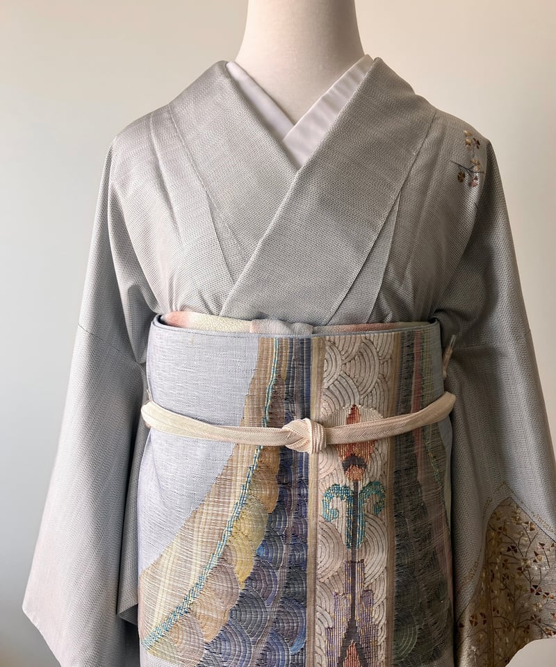 訪問着】白大島紬 グレー×金糸花木刺繍［RA048］ | kimono ulala