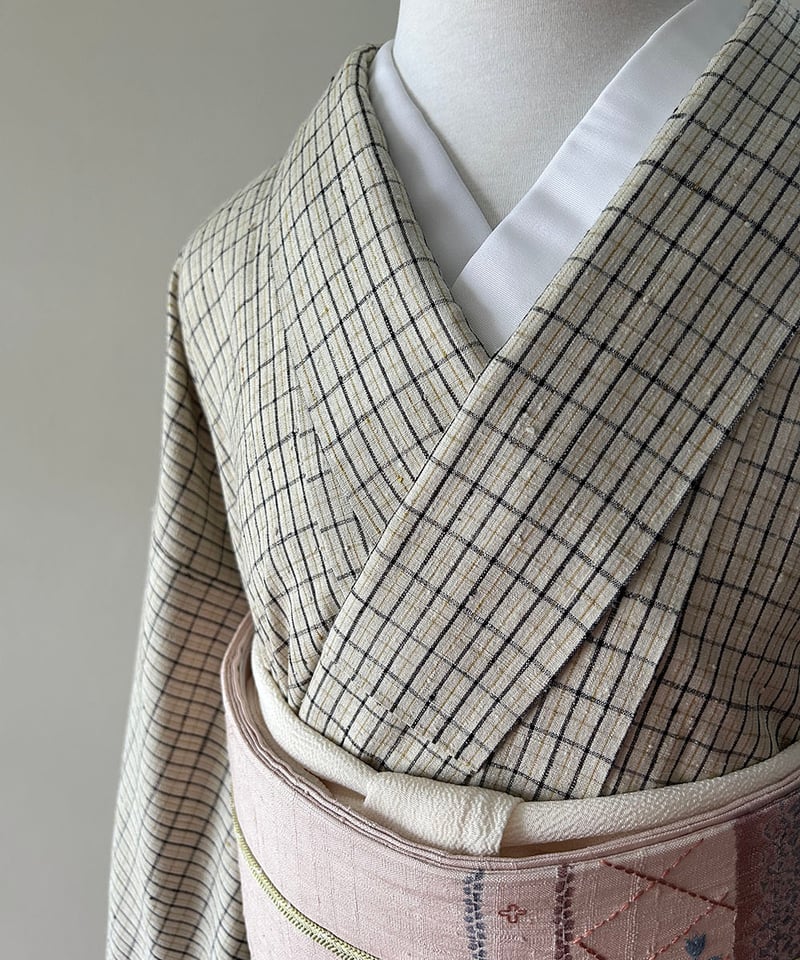 ベージュ系　シンプルな格子柄　単衣紬 格子柄 単衣紬 ベージュ×紺［K157］ | kimono ulala