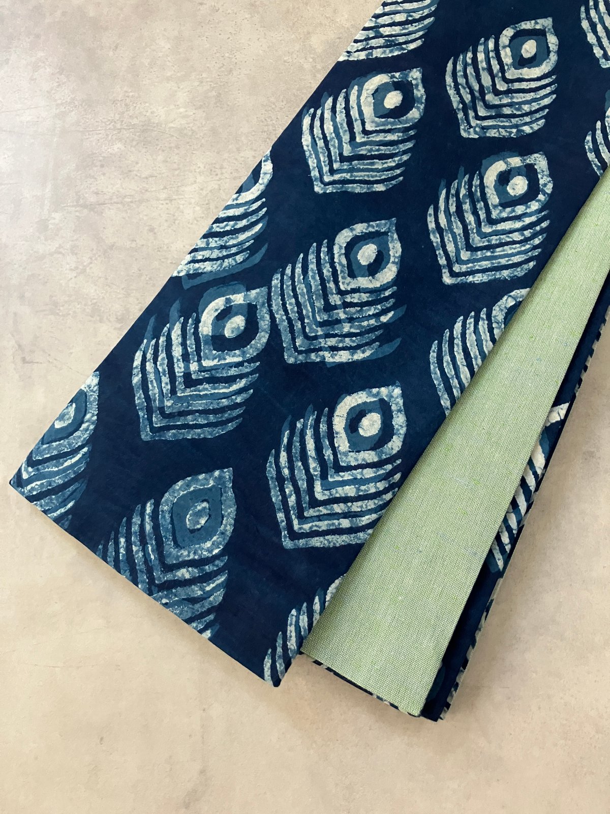 リバーシブル半幅帯〈インディゴ・アイ〉ブロックプリント×遠州綿紬