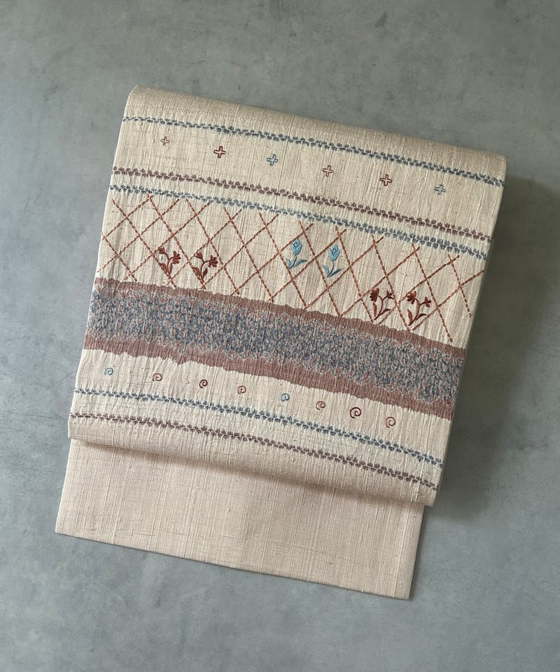 花や幾何学模様の刺繍 名古屋帯 薄ピンク［N113］ | kimono ulala