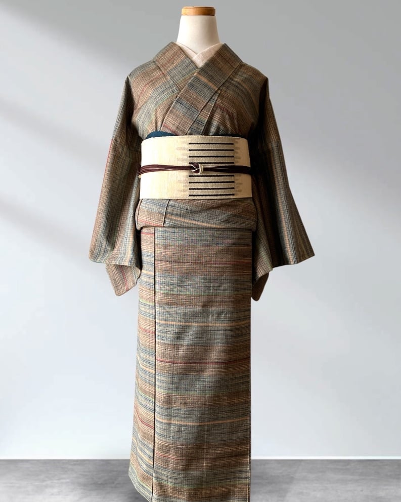 銀*母様 着物 裄67 希少 郡上紬 正絹 格子 藍染め 内側ガードU-8358 希少】郡上紬 着物 多色縞模様 正絹 手織り カジュアル普段着 サイズ