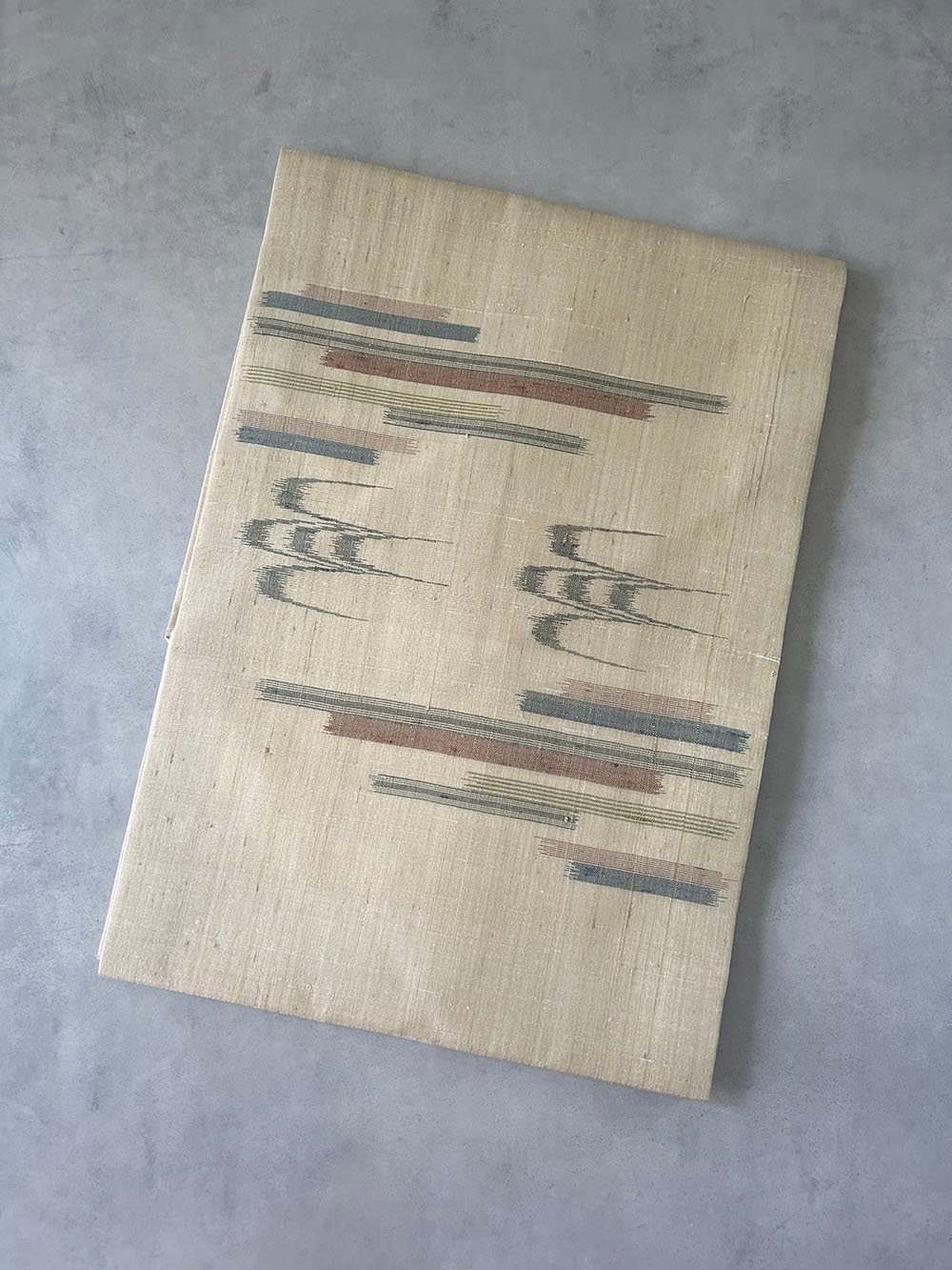 琉球絣 名古屋帯 生成り地×幾何学模様 手織り紬帯［N110］ | kimono ulala