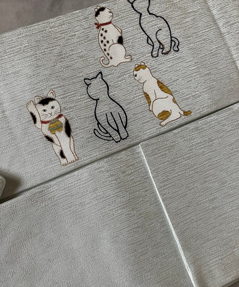 猫柄 名古屋帯 正絹 未使用品 白緑 薄青磁 シルエット猫と三毛猫の