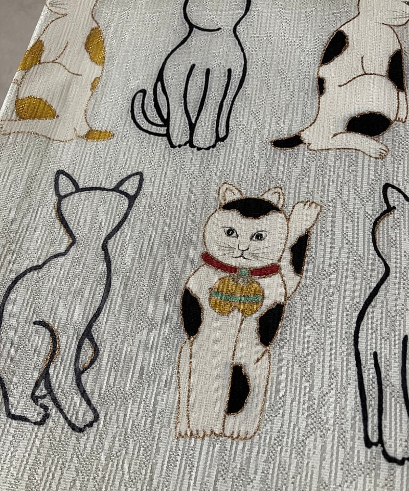 猫柄 名古屋帯 正絹 未使用品 白緑 薄青磁 シルエット猫と三毛猫の