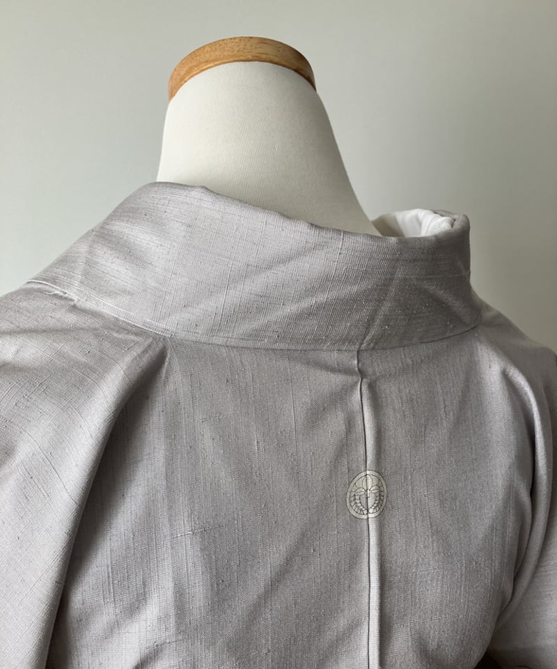 単衣訪問着】奥順 茶屋辻網浜蒔糊蝋結結城紬 一つ紋［K117］ | kimono