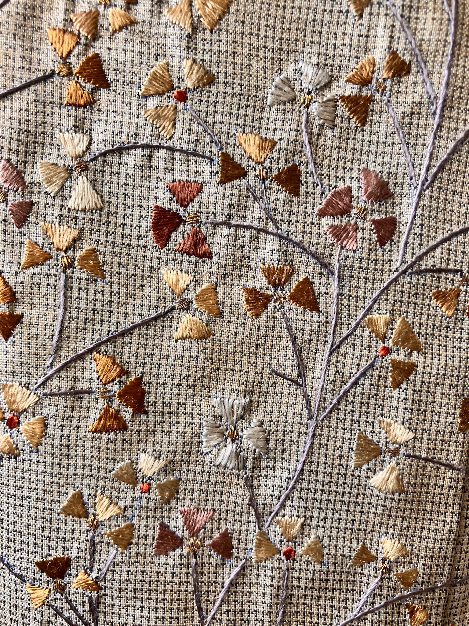 訪問着】白大島紬 グレー×金糸花木刺繍［RA048］ | kimono ulala