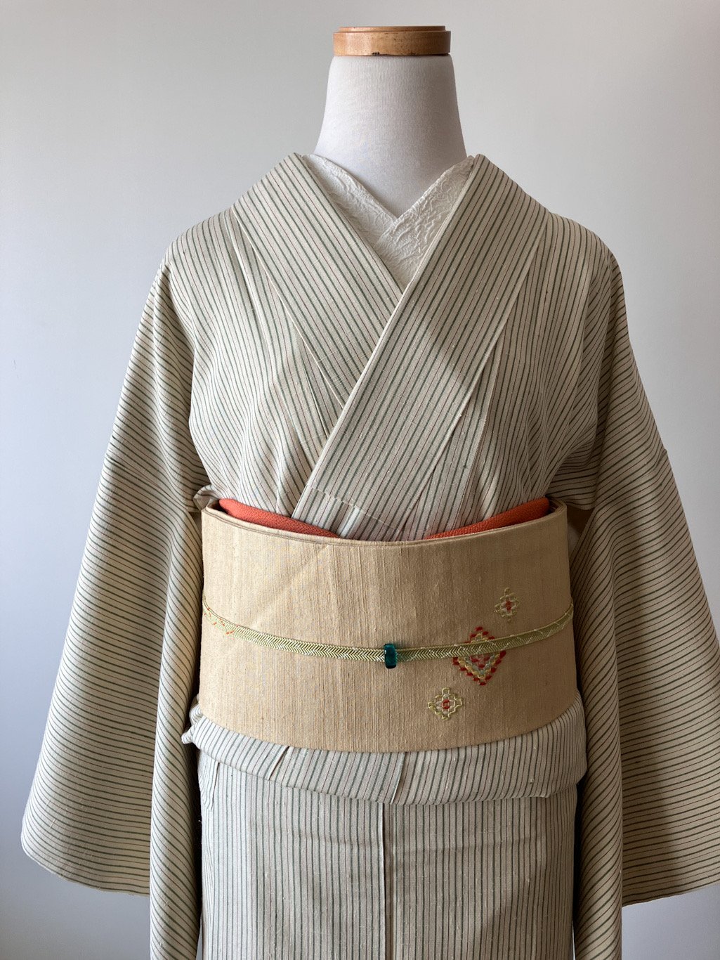 麻＊琉球柄＊つばめ＊ベージュ＊防水加工済み＊夏物＊着物＊１５９ｃｍ＊裄６３ original