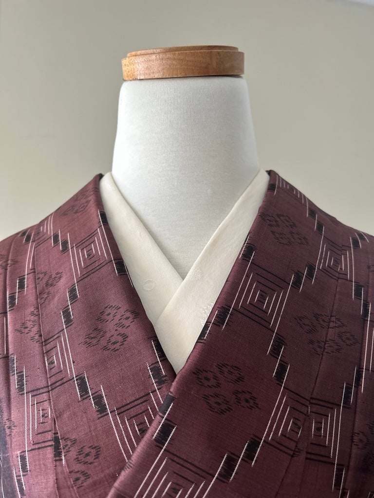 手織り紬。平成購入。 未使用品】仕立て上がり本場琉球絣手織り紬［K101］ | kimono ulala