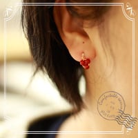 (１４KGF)　赤いめのうさんかくイヤリング