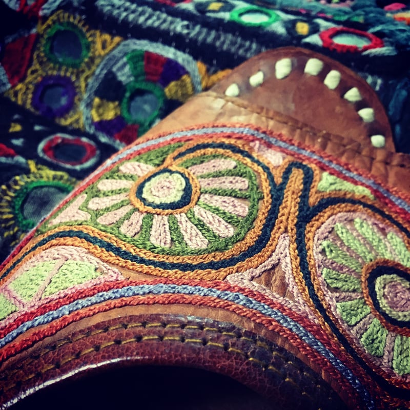 インド・ラジャスタン ゴート革 サンダルジューティー | Neela caravan