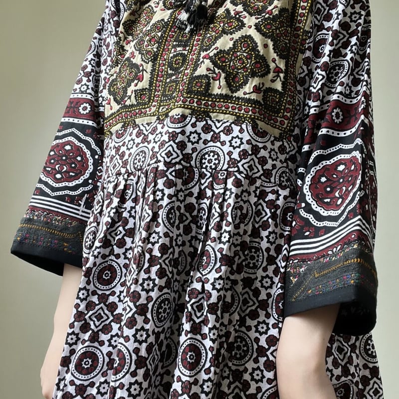 パキスタンのアジュラック×バローチワンピースBLACK | Neela caravan