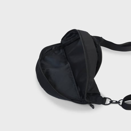 FADEN, Destoryed U half moon bag 「004_Janis」