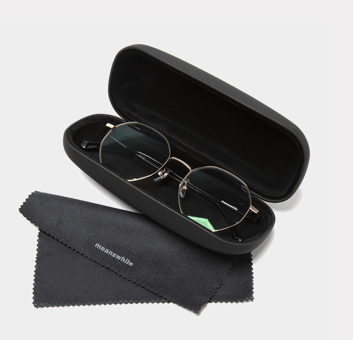 meanswhile, Transition Color Glasses “Titanium 