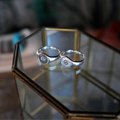 PORTER CLASSIC, PEACE SHELL SILVER INLAY RING