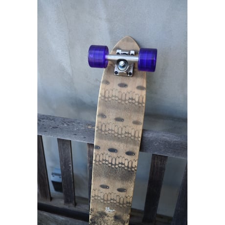 RAW custom shape, skateboard bamboo flex mid length