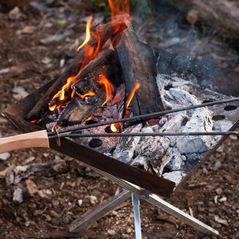 PETERPAN CAMPERS, 焚き火台五徳 ”キューリ” （アングルL） | Purve