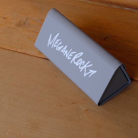 MEGANEROCK, ケース