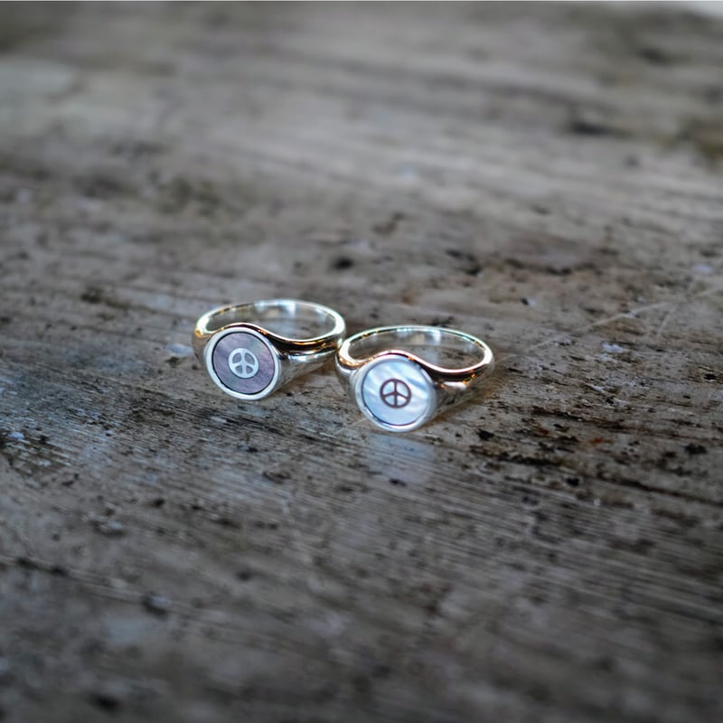PORTER CLASSIC, PEACE SHELL SILVER INLAY RING |