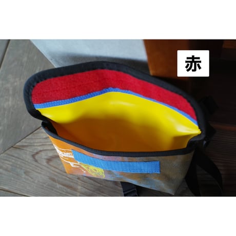 Vacation,BAG RESISTANT MESSENTIAL POUCH　VACATIONEDID