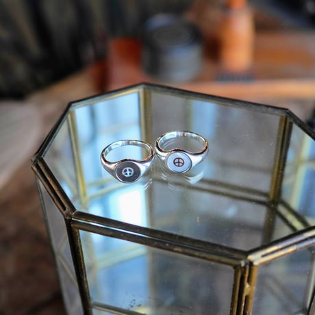 PORTER CLASSIC, PEACE SHELL SILVER INLAY RING