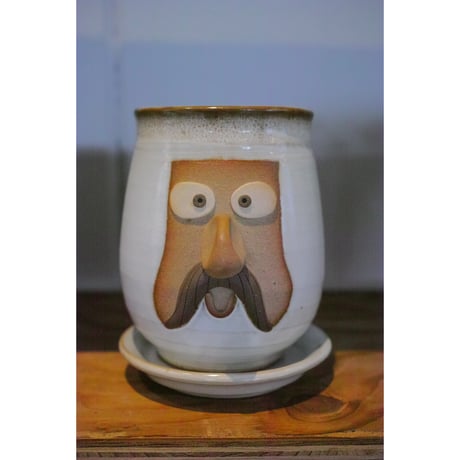 BROWN by 2-tacs, Funny face pot