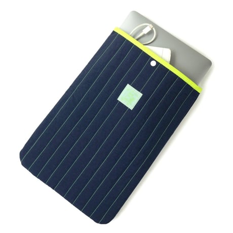 BLUE LUG, padding pc sleeve