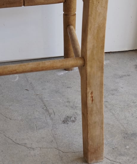 ラッシュ網みのスピンドルアームチェア