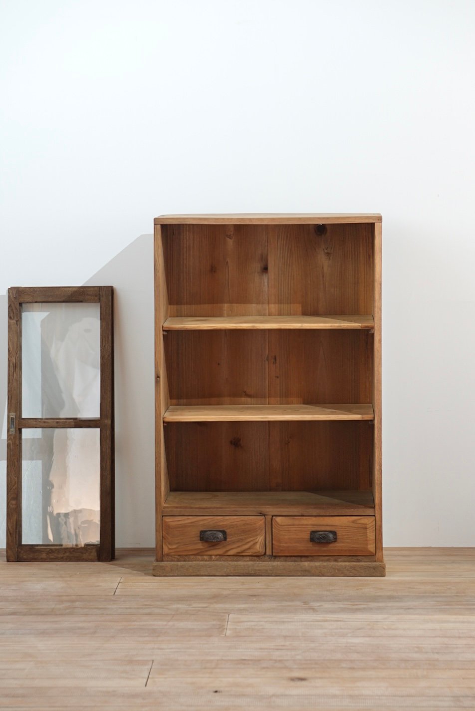 ガラスディスプレイ棚　（古家具） cc-0627-01-2.jpg