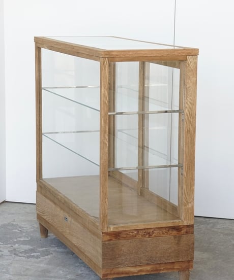 家具屋さんで造られたガラスショーケース