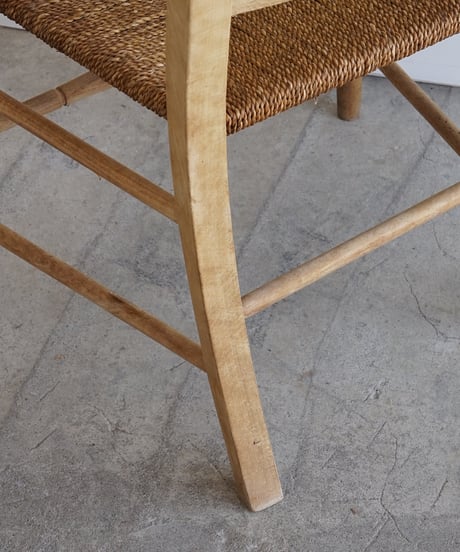 ラッシュ網みのスピンドルアームチェア