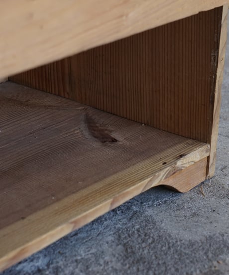 小ぶりなパタパタ収納棚