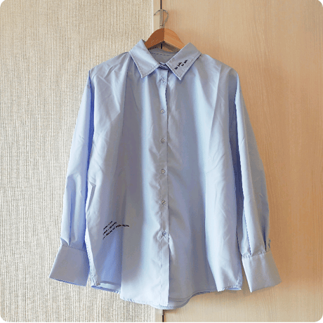 刺繍入りオーバーサイズシャツ