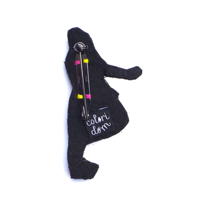 コーラガール a coke girl | ビーズブローチ | coloridoM | コロリードM