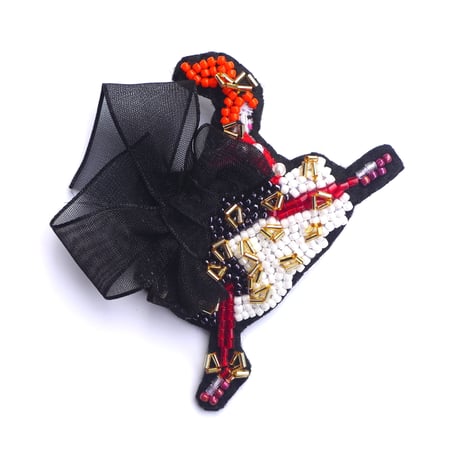 真冬のオレンジヘアーカンカンガール cancan girl  | ビーズブローチ