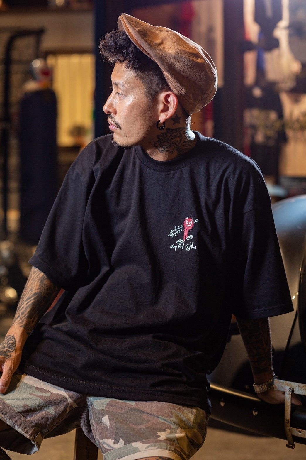 ベッドロック星、バッファローダメージtシャツ red jap Demon 六星Tシャツ(RV042) | Rockstar Village