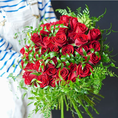 【プロポーズ用/２週間前オーダー必須】108本の赤薔薇の花束
