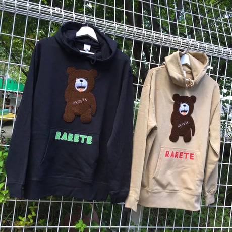 RARETE (ラルテ)  テディベア あっかんベー！【茶色】 モコモコ刺繍  パーカー サンドカーキ   (裏パイル)
