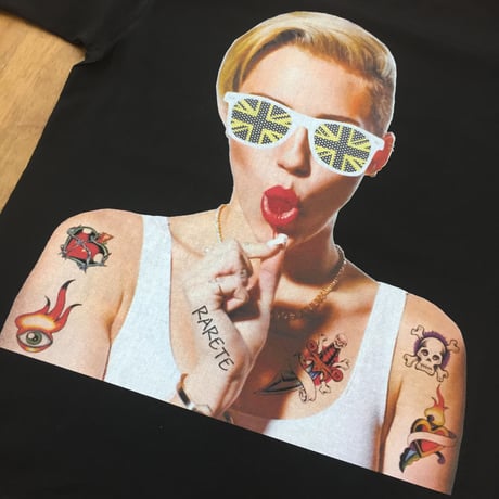 RARETE (ラルテ)   マイリーサイラス さくらんぼ   イギリス イエロー Tシャツ ブラック  星柄 star