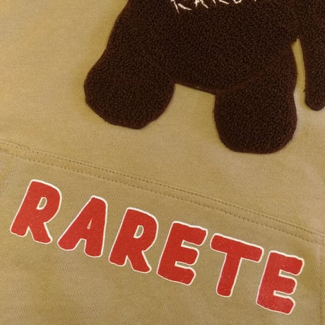 RARETE (ラルテ)  テディベア あっかんベー！【茶色】 モコモコ刺繍  パーカー サンドカーキ   (裏パイル)