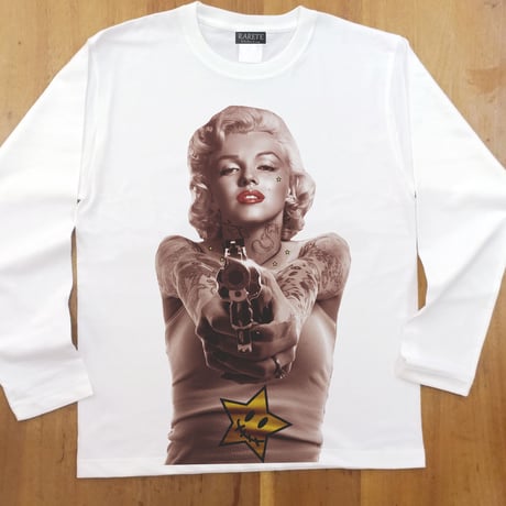 RARETE (ラルテ)  マリリンモンロー 構え 銃  ホワイト  長袖Tシャツ