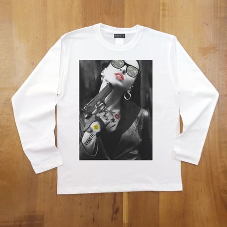 RARETE (ラルテ)  GIRL 迷彩 Tatoo 拳銃 長袖Tシャツ ホワイト