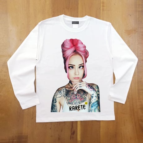 RARETE (ラルテ)  girl　Eye　Tatoo   ホワイト  長袖Tシャツ