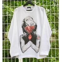 RARETE (ラルテ) マリリンモンロー 両手銃  レッド 長袖 Tシャツ ロンT