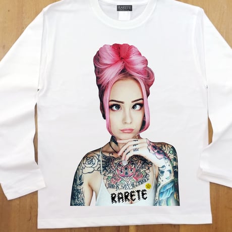 RARETE (ラルテ)  girl　Eye　Tatoo   ホワイト  長袖Tシャツ