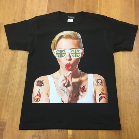 RARETE (ラルテ)   マイリーサイラス さくらんぼ   イギリス イエロー Tシャツ ブラック  星柄 star