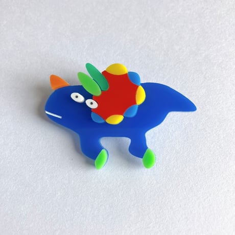 ちょっぴりゆるいアタマオハナトプスのブローチ