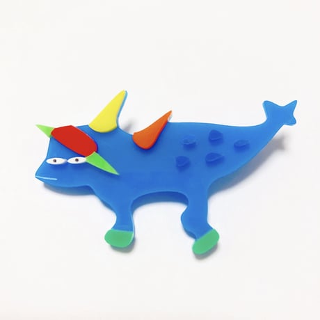 ツノデサスヨサウルスのブローチ